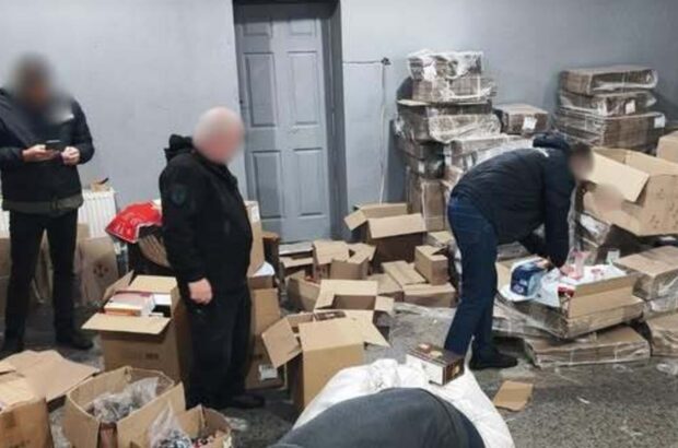 В Україні викрили масштабну тютюнову схему: організаторам ”тіньового” бізнесу загрожує арешт