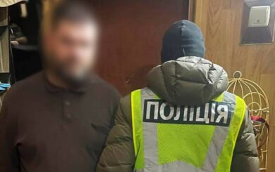 У Києві затримали 42-річного дилера, що продавав амфетамін прямо з квартири