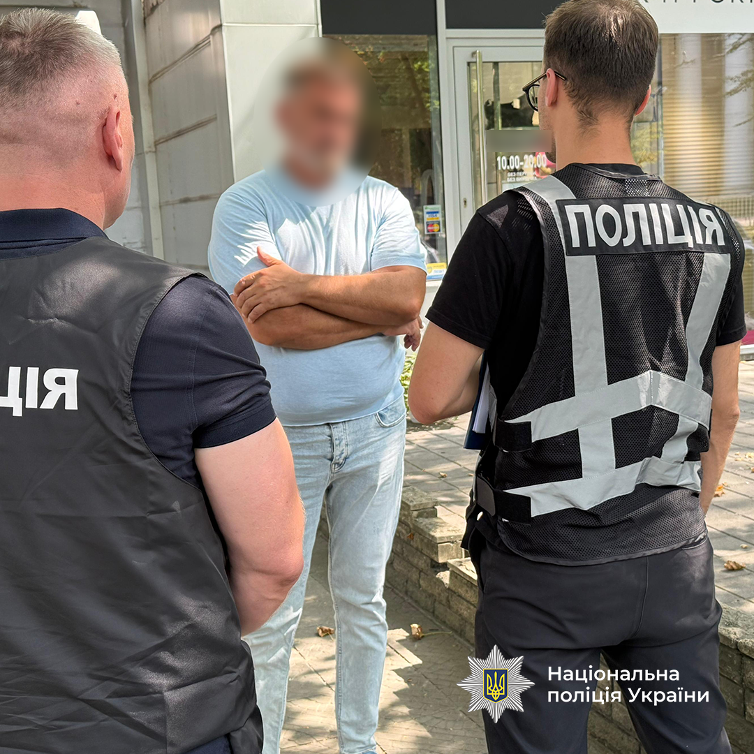 За $50 тисяч обіцяв керівні посади в прокуратурі: справу ділка з Дніпра передали до суду