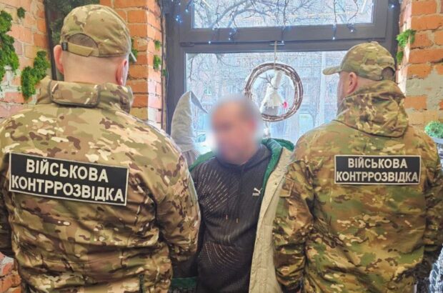 Схема »списания» за $6 тысяч: в Киеве будут судить организатора незаконного выезда за границу