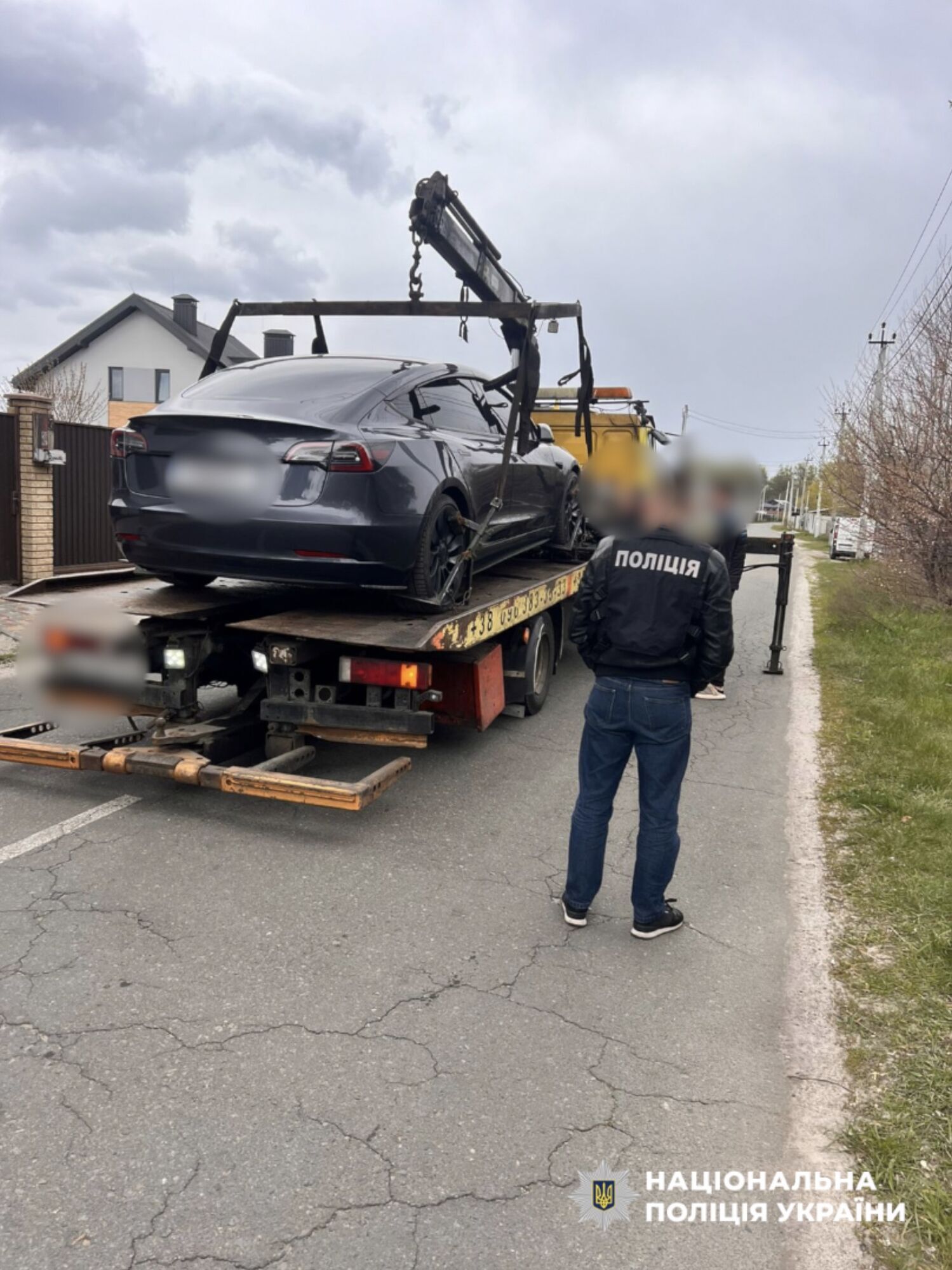 Масштабні обшуки у ТЦК по всій Україні: вилучено Tesla, мільйони готівки та викрито схеми на 92 млн грн