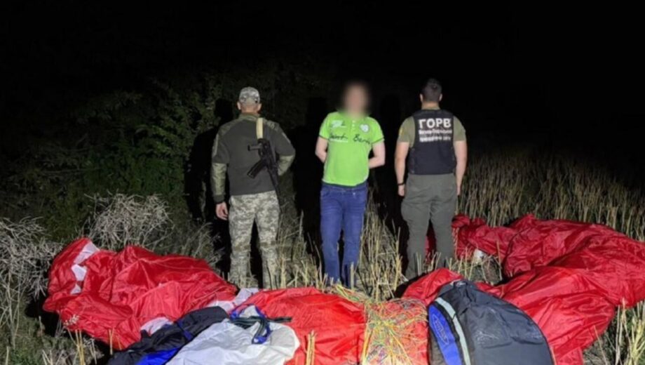 »На крыльях мечты»: хмельниччанин хотел долететь до Молдовы на параплане, но »приземлился» у пограничников
