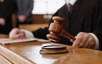 Нетрезвая преподавательница колледжа во Львовской области пыталась подкупить полицию — штраф 17 тыс. грн