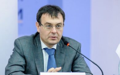 Жена – во Франции, теща – в россии: нардеп Гетманцев оскандалился из-за родственников