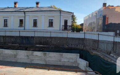 Забудова на Кафедральній викликала протест: активісти звинувачують владу у нищенні пам’яток