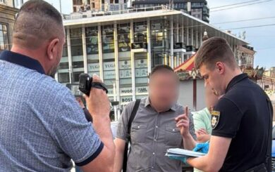 В Днепре задержан адвокат за вымогание 6 тысяч долларов за влияние на ТЦК