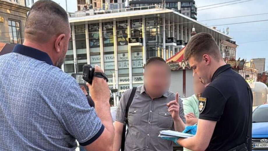 В Днепре задержан адвокат за вымогание 6 тысяч долларов за влияние на ТЦК
