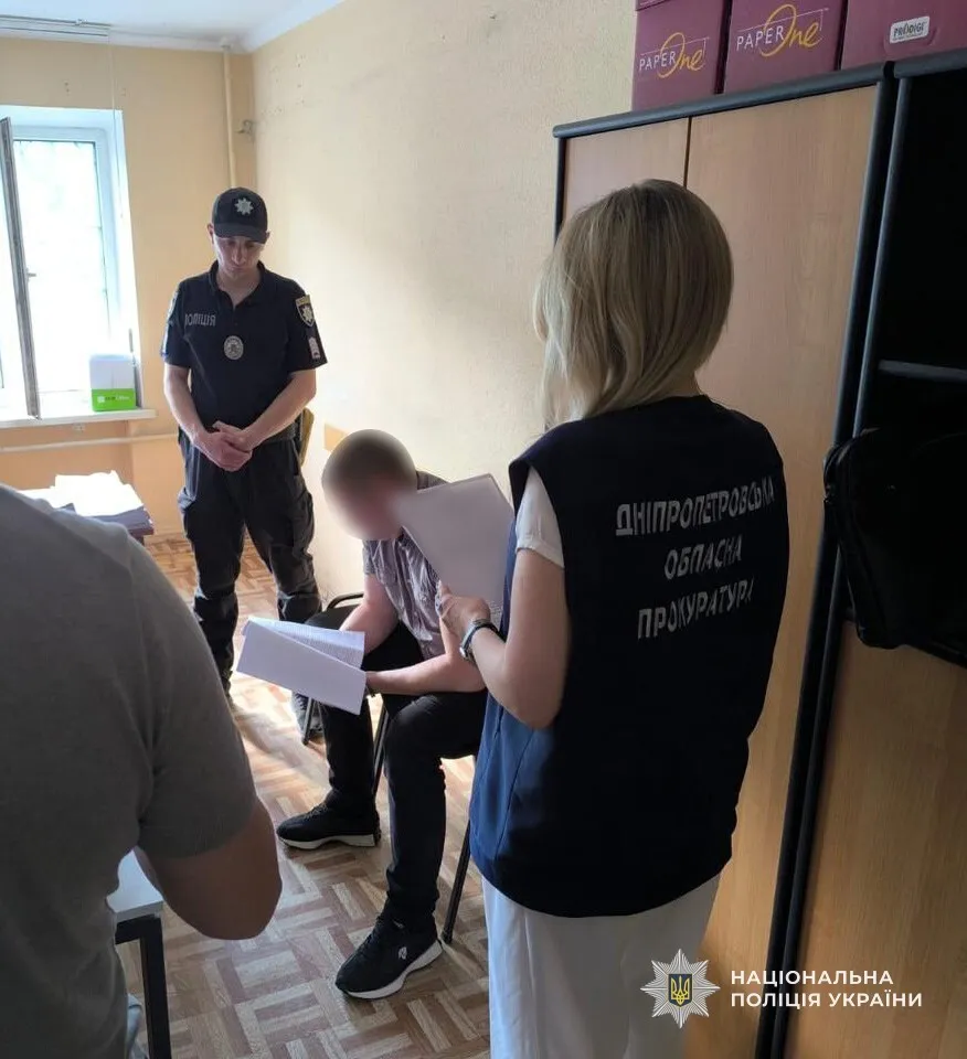 В Днепре задержан адвокат за вымогание 6 тысяч долларов за влияние на ТЦК