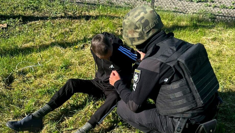 В Ровенской области мужчину задержали с боевыми гранатами возле магазина