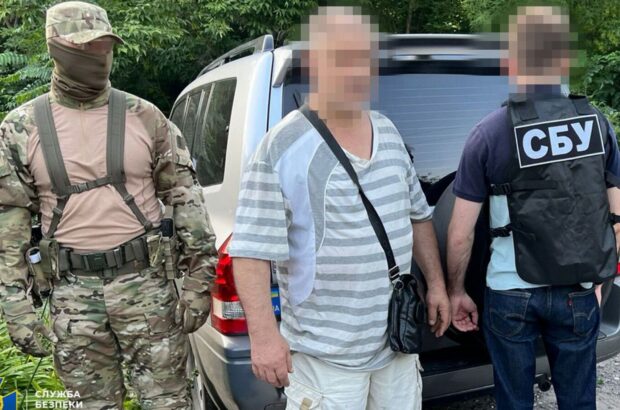 Готували ”сюрприз” до Дня Конституції: СБУ затримала провокаторів і вилучила зброю