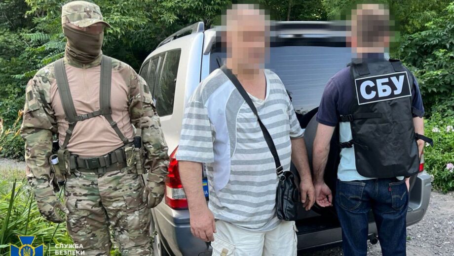 Готовили »сюрприз» ко Дню Конституции: СБУ задержала провокаторов и изъяла оружие