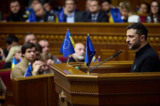 Який відсоток українців вважає Зеленського легітимним Президентом (опитування)