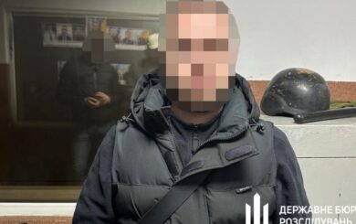У Києві викрили поліцейського, який за $10 000 переправляв призовників через кордон