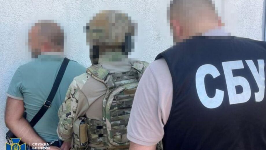 »Билет» от мобилизации: СБУ накрыла 5 схем торговли справками и бегством за границу