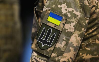 От переездов до миллиардных тендеров: как компании с нулевым опытом выигрывают контракты на бронежилеты