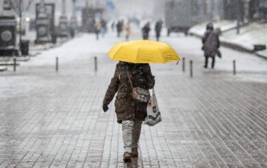 В Україну насувається негода: очікуються мокрий сніг, вітер і заморозки