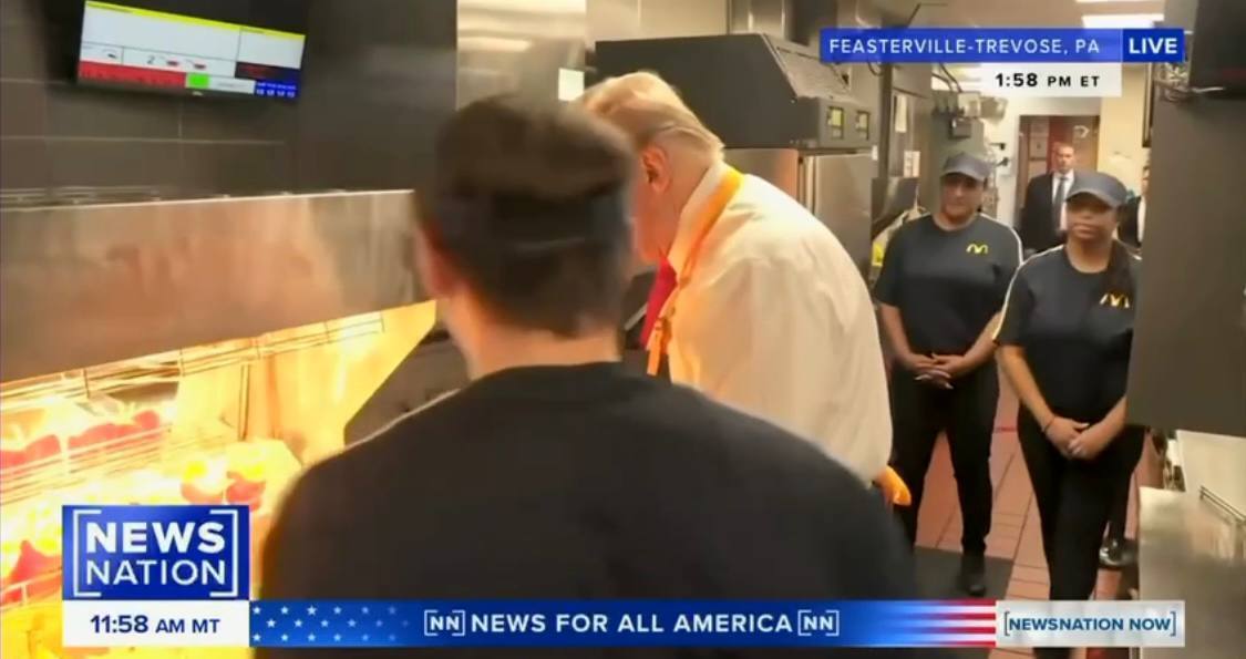 Трамп поиздевался с Харрис из-за работы в McDonald's