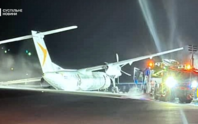 Аварійна посадка літака Air Canada у Галіфаксі через несправність шасі