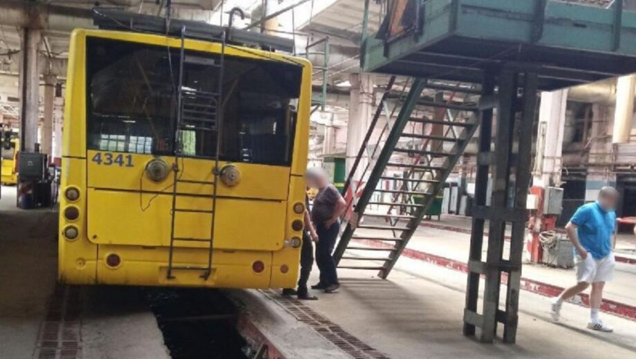 Чиновниця столичного КП ”Київпастранс” може сісти на 8 років через інцидент у тролейбусному депо