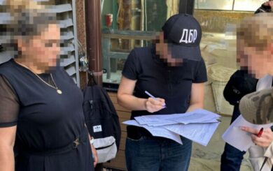 ДБР затримало співробітницю Мін’юсту за підозрою в шахрайстві на $120 тисяч