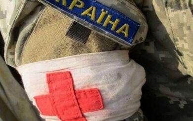 Зеленський заборонив примусово переводити медиків на бойові посади