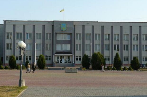 У Славуті депутата Петра Скибу вивели із сесії після спроб просунути рішення про військову адміністрацію