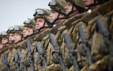 США давят на Зеленского по снижению призывного возраста до 18 лет, — Лещенко