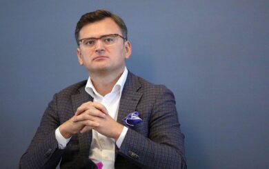 На міністра Кулебу напала собака: урядовець опинився в лікарні
