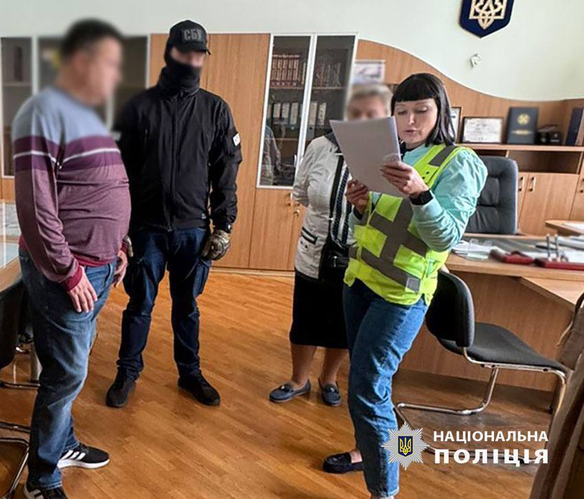 Двох юристів у Києві затримали за фіктивне працевлаштування для призовників