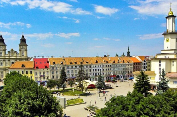 Браковані календарі купили в Івано-Франківську за державні 198000 грн