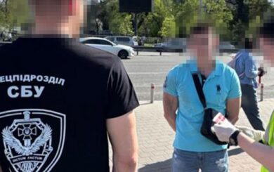 Требовал 15 тысяч за детскую спортплощадку: задержан чиновник столичной администрации