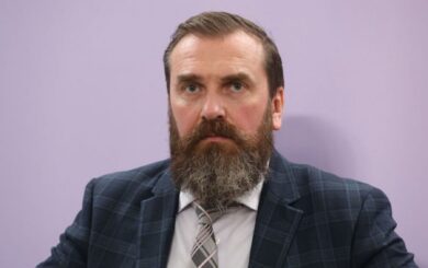 Ребятам до 25 могут разрешить выезд за границу: какую идею обсуждают депутаты