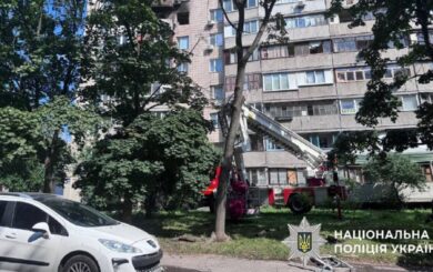 В Киеве подозреваемый взорвал квартиру во время штурма полиции