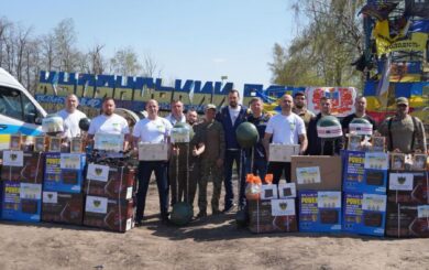 БФ молодежной инициативы »Надежда», Валерий Дубиль, Вита Присяжнюк и партнер Евгений Довбня доставили на горячие точки РЕБ-комплексы