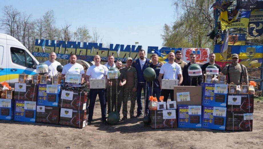 БФ молодежной инициативы »Надежда», Валерий Дубиль, Вита Присяжнюк и партнер Евгений Довбня доставили на горячие точки РЕБ-комплексы