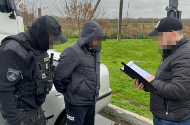 Волынские правоохранители организовали незаконный выезд ухилянцев