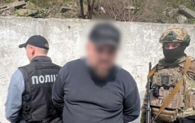 В Киеве задержали организатора схемы побега за границу: брал $50 тысяч за »белый билет»