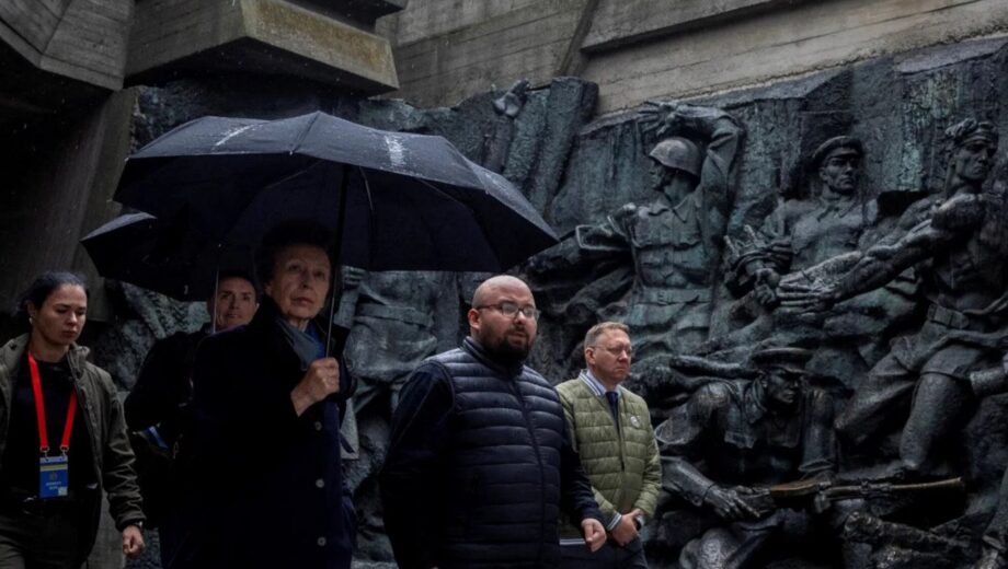 Принцеса Анна з неоголошеним візитом приїхала до Києва