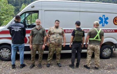 Фіктивна швидка на кордоні: водія затримали, ”пацієнт” отримав адмінпротокол