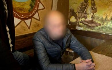 Схема на колії: посадовець Укрзалізниці вимагав $100 тисяч і отримав підозру