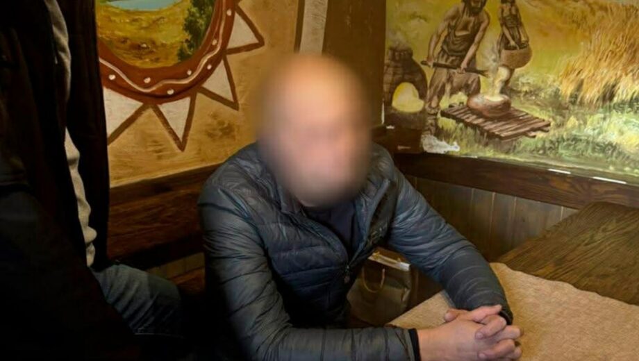 Схема на колії: посадовець Укрзалізниці вимагав $100 тисяч і отримав підозру