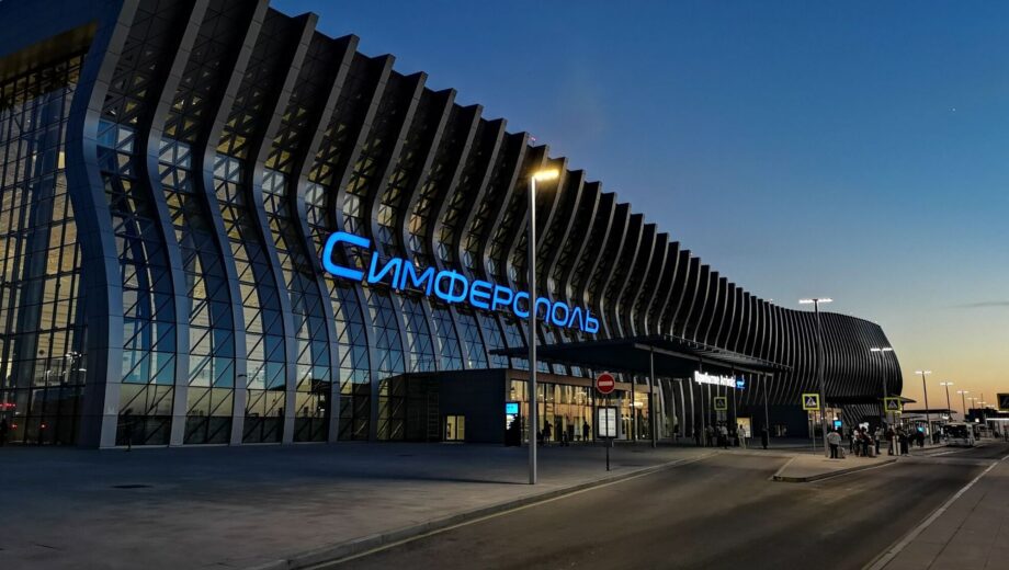 У низці російських міст та анексованому Сімферополі аеропорти залишаються закритими на невизначений термін
