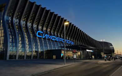 В ряде российских городов и аннексированном Симферополе аэропорты остаются закрытыми на неопределенный срок