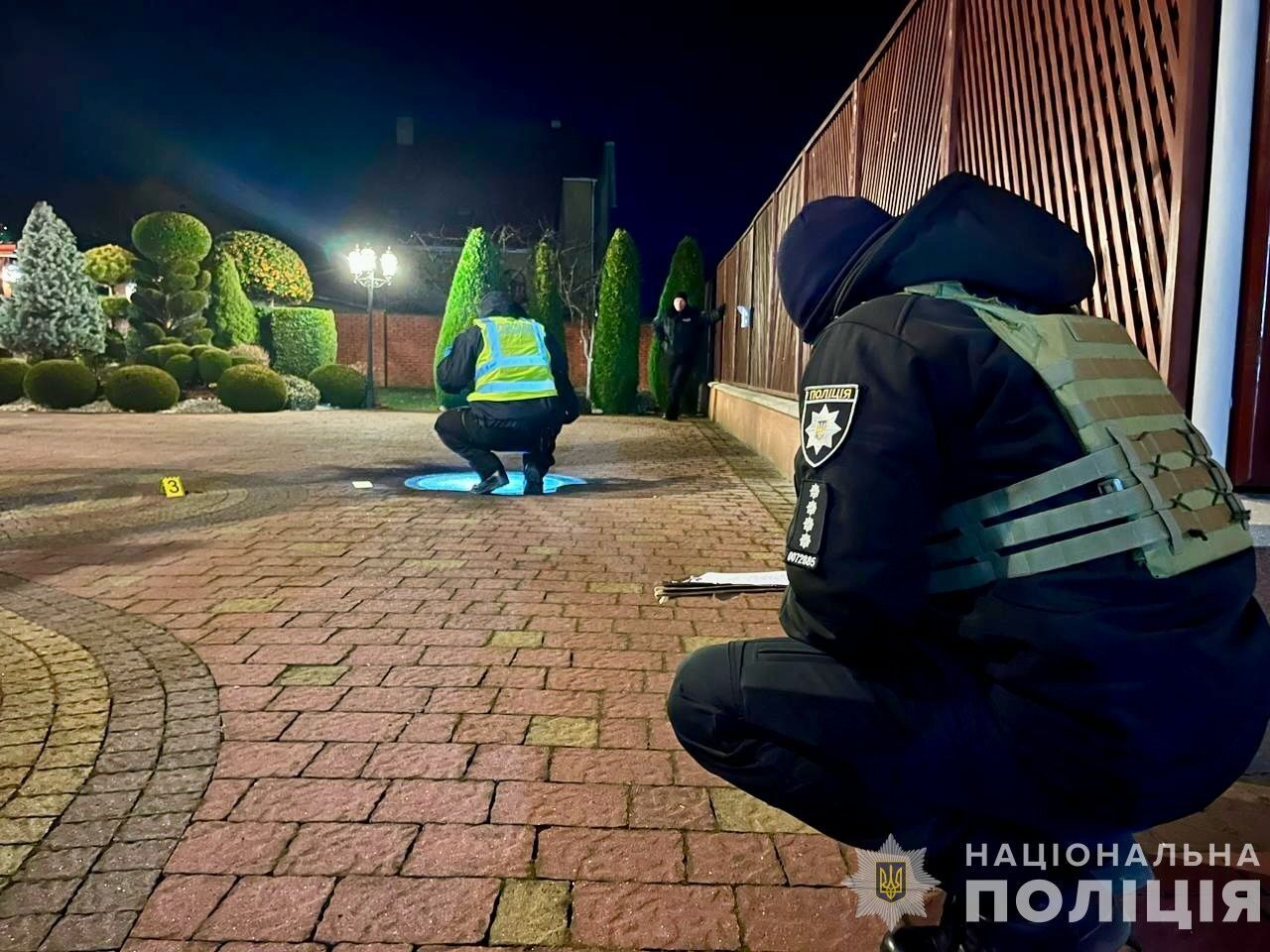 Слідчі кваліфікують справу, як умисне пошкодження чужого майна, вчинене шляхом вибуху