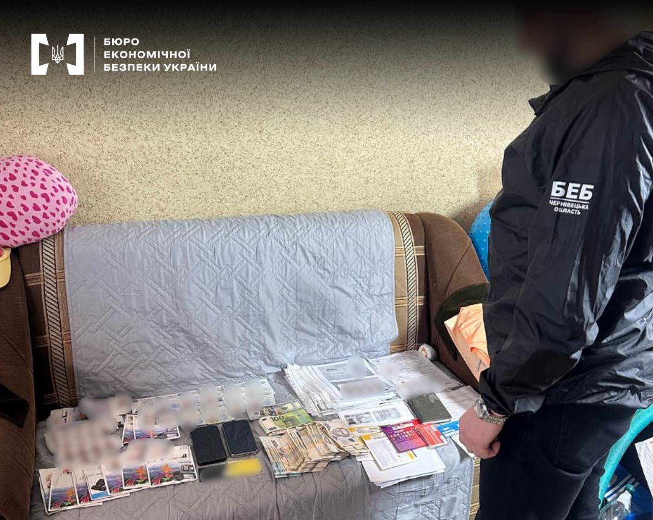 На Буковине БЭБ разоблачило подпольное изготовление документов международного образца