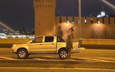 Массированная атака дронов на Москву: взрывы и остановка аэропортов