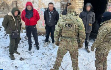 У Запоріжжі злочинці жорстоко били людей та погрожували їм ”повільною” смертю