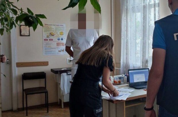 Лікарі під слідством: 18 пацієнтів втратили зір через заборонений препарат