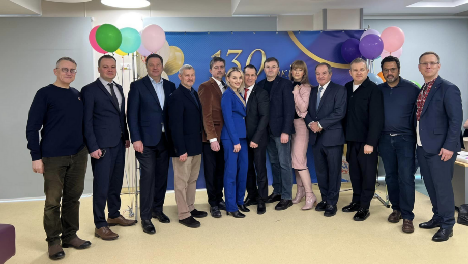 Почесний президент Асоціації друзів ”Охматдит” Ігор Корж привітав лікарню із 130-ю річницею