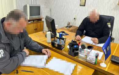 На Донеччині четверо правоохоронців підозрюються у незаконному нарахуванні бойових доплат